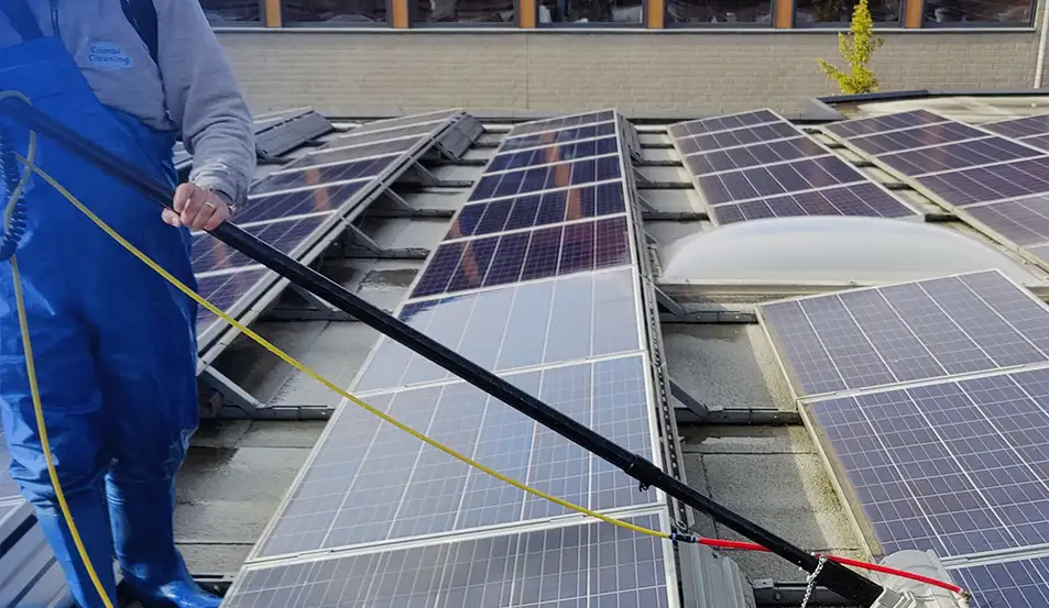 Zonnepaneelreiniging Dienst IMG